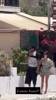恋情曝光？亚马尔希腊度假，与20岁新绯闻女友牵手逛街被拍